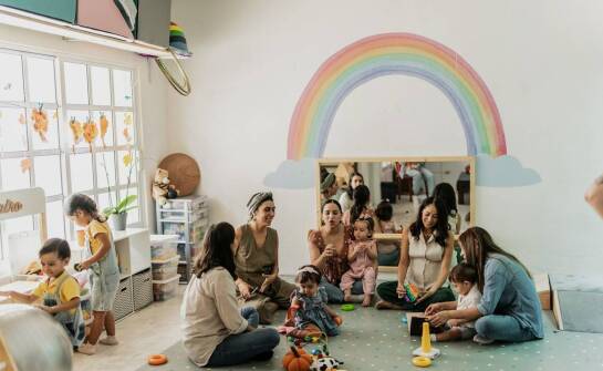 Rola nauczycieli w wspieraniu rozwoju emocjonalnego w przedszkolu z integracyjnymi oddziałami