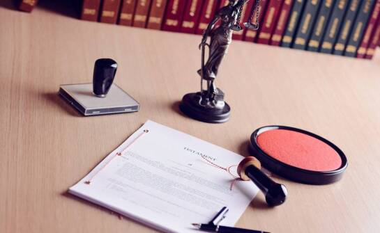 Przewodnik po formalnościach: jakie dokumenty do ubezwłasnowolnienia są niezbędne?