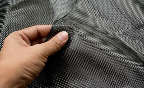 Porównanie materiałów wykorzystywanych do produkcji toreb na kołowrotki