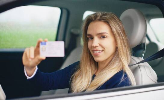 Śmieszne prawo jazdy do wydrukowania – dlaczego warto je mieć na imprezach?