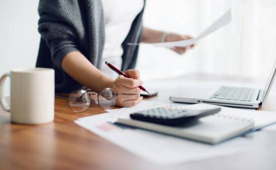 Jakie kroki podjąć przy zakładaniu działalności gospodarczej z biurem rachunkowym?