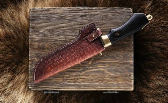 Stal damasceńska: fascynująca historia i jej współczesne zastosowanie w tworzeniu noży.