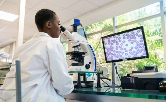 Rola testów próbek w procesie produkcji opakowań z tworzyw sztucznych