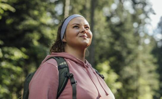 Zrównoważony rozwój w produkcji damskich ubrań roboczych – co warto wiedzieć?