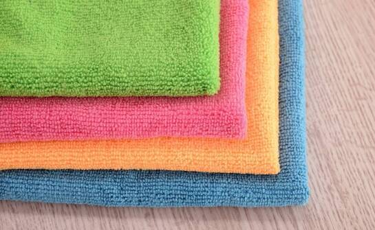 Jak wybrać odpowiednią czyszczącą matę do biura?