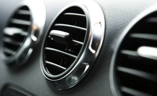 W jaki sposób klimatyzacja w pojazdach poprawia komfort podróży do Belgii?