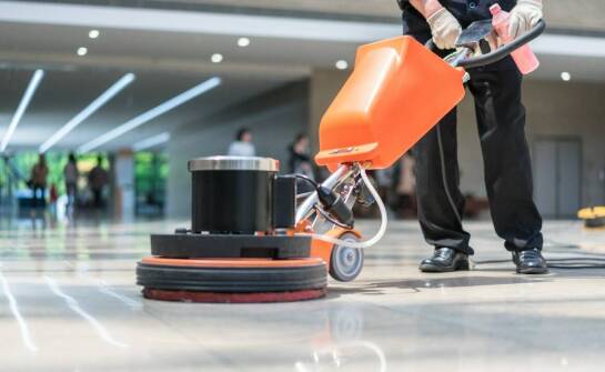 Wpływ polerek Numatic na wydajność pracy ekip sprzątających