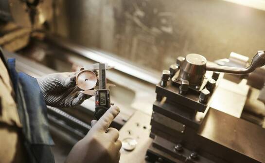 Znaczenie precyzyjnego montażu części z gwintem M8 w aplikacjach przemysłowych.