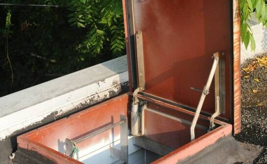 Klamka do dachowego wyłazu a zagadnienia związane z montażem