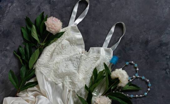 Nowe a używane ślubne suknie – jakie są różnice i co warto wybrać?