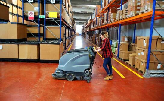 Mycie hal a ochrona środowiska – zastosowanie ekologicznych środków do czystości