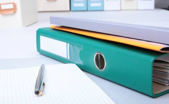 Jak biurowe artykuły wpływają na efektywność pracy zespołu?