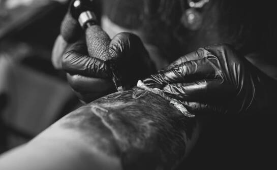 Wpływ doświadczenia artysty na ceny tatuaży w Szczecinie