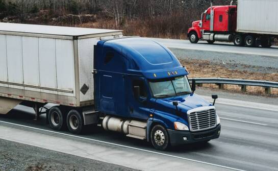 Jak szybki dojazd do klienta wpływa na komfort sprzedaży ciężarówek?