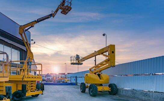 Ruchome podesty: bezpieczeństwo i ergonomia pracy