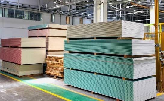 Jakie trendy dominują w ofercie hurtowni budowlanych w Grudziądzu?