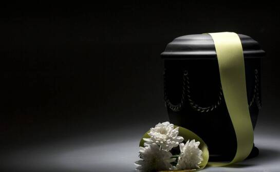 Jakie są koszty związane z kremacją i jak je obniżyć?