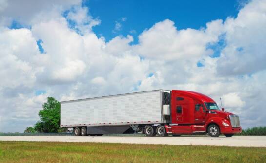 Na co zwracać uwagę przy wyborze skupu używanych ciężarowych samochodów?