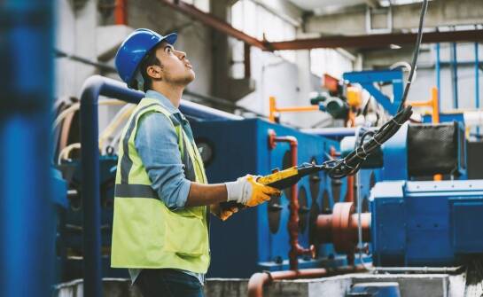Wpływ profesjonalnego serwisu na długowieczność suwnicowych urządzeń