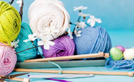 Przewodnik po włóczkach: jak dobrać materiał do konkretnego projektu?