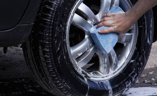 Jak zastosowanie Sonax Xtreme przyczynia się do łatwiejszego mycia felg?