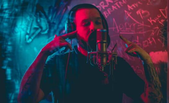 Wie wählt man den idealen französische sprecher für sein Projekt aus?