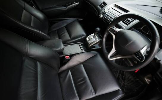 Dlaczego warto inwestować w regularne ozonowanie przy intensywnym użytkowaniu samochodu?