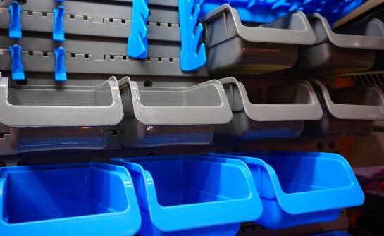 Rola plastikowych wanien wychwytowych w minimalizowaniu ryzyka wypadków przemysłowych