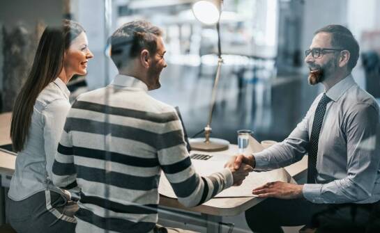 Zalety korzystania z usług kantoru przy wymianie walut w transakcjach biznesowych