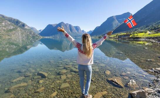 Odkryj lokalne tradycje podczas objazdowej wycieczki po Norwegii