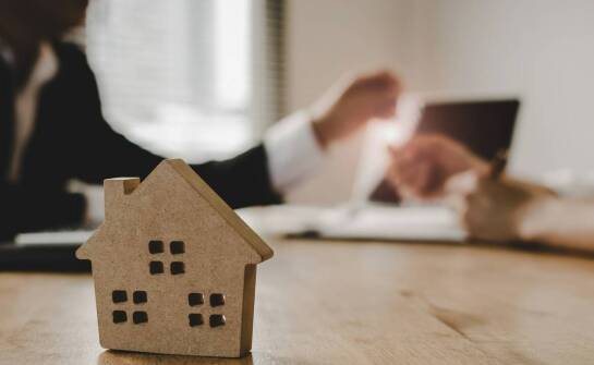 Jak negocjacje z potencjalnymi kupcami wpływają na sprzedaż nieruchomości?