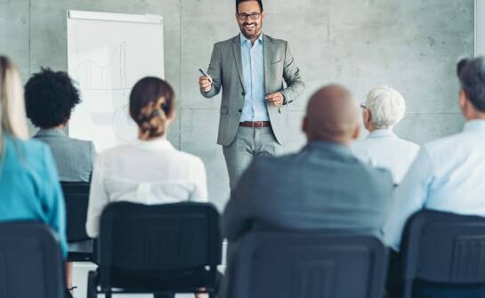 Rola szkoleń w zwiększaniu świadomości o dostępnych korzyściach