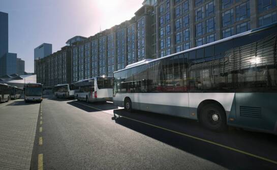 Jakie technologie nowoczesne wspierają wynajem busów w Krośnie?