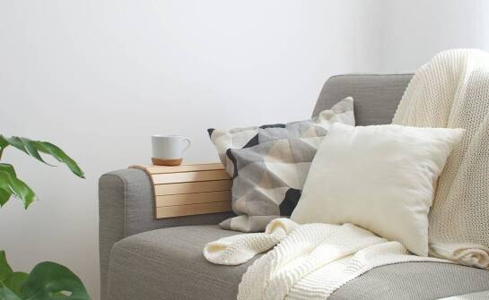 Lniane poszewki jako element stylu skandynawskiego – jak je wkomponować?