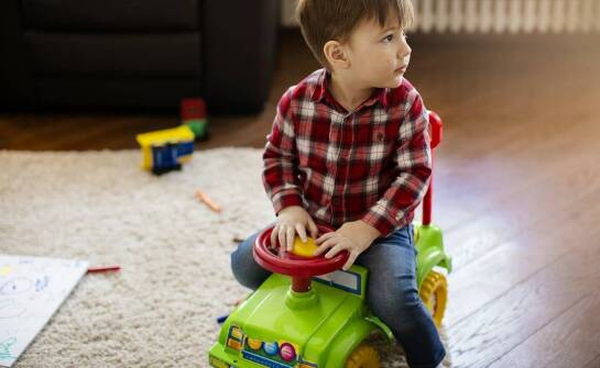 Jakie cechy powinno mieć idealne dziecięce autko?