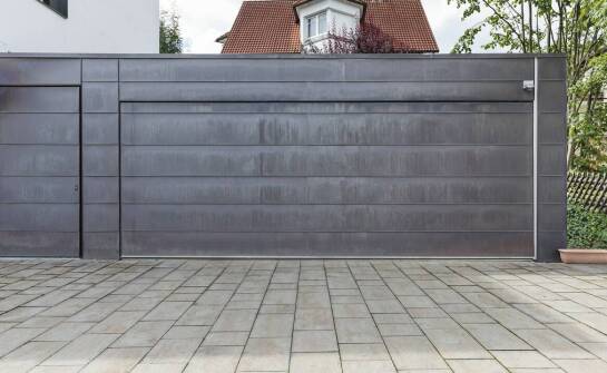 Dlaczego inwestycja w garażowe bramy się opłaca?