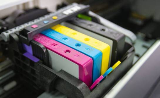 Jakie są zalety korzystania z oryginalnych tonerów do laserowych drukarek?