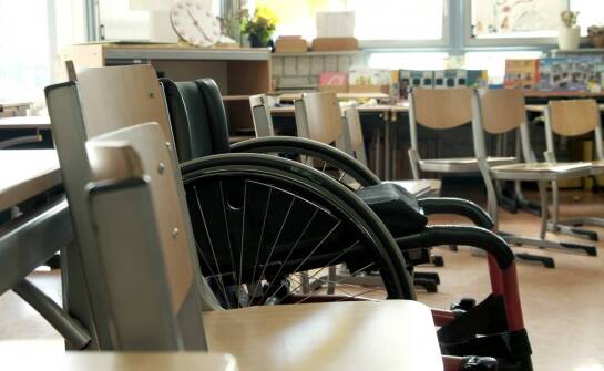 Co ile lat zaleca się przegląd inwalidzkiego wózka w kontekście bezpieczeństwa?