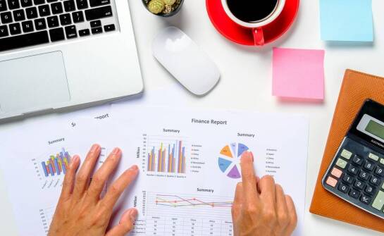 Jak księgowa na Spławiu może pomóc w prowadzeniu księgi przychodów i rozchodów?