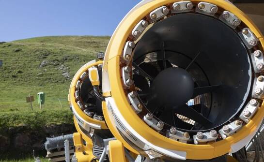 Dlaczego wytwornica śniegu jest często wykorzystywana na wydarzeniach zimowych?