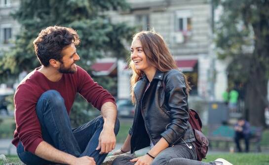 Skuteczne techniki radzenia sobie z lękiem przed odrzuceniem w procesie zdobywania kobiety