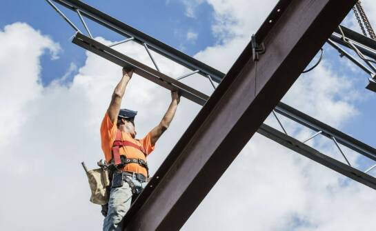Wykonywanie stalowych konstrukcji a bezpieczeństwo i kontrola jakości