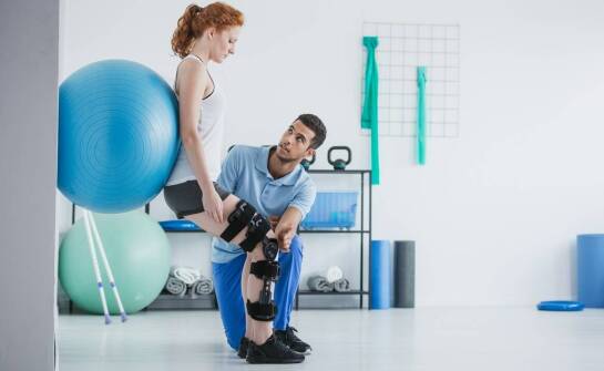 Rola fizykoterapii w prewencji powikłań po operacjach ortopedycznych