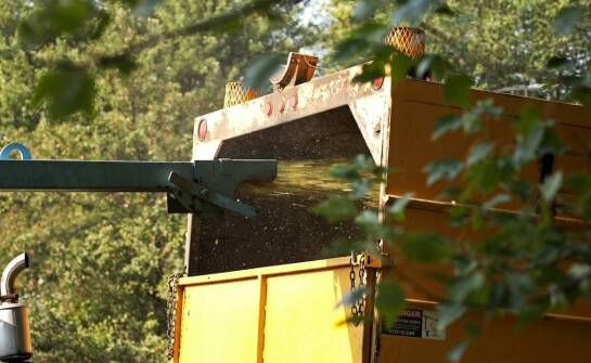 Rozdrabnianie gałęzi jako element kompleksowego porządkowania na działkach