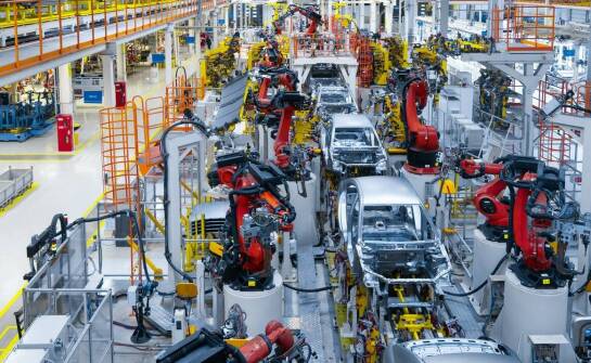 Przegląd nowoczesnych produkcyjnych linii dla branży motoryzacyjnej: co oferują?