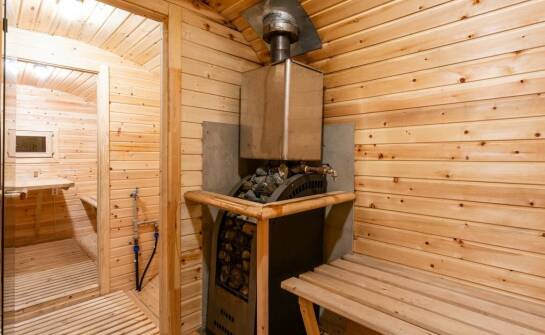Rola pieców na drewno do sauny w tworzeniu tradycyjnej atmosfery
