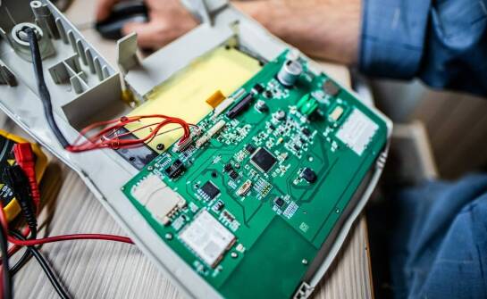 Jakie metody są wykorzystywane do wykrywania nielegalnych podsłuchów?