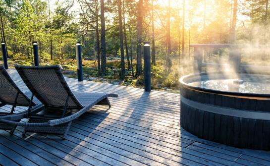 Dlaczego warto połączyć nocleg w jurtach z kąpielami termalnymi relaksującymi?