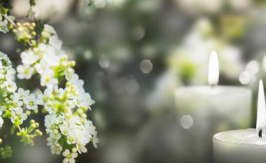 Proces organizacji tradycyjnej ceremonii i kremacyjnej – różnice i podobieństwa