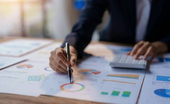 Jak prowadzenie handlowych ksiąg wpływa na zgodność z przepisami?